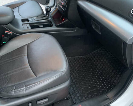 Белый Киа Соренто, объемом двигателя 2.2 л и пробегом 207 тыс. км за 17700 $, фото 23 на Automoto.ua