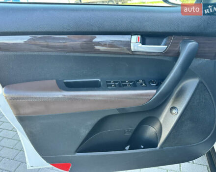 Білий Кіа Соренто, об'ємом двигуна 2.2 л та пробігом 184 тис. км за 16999 $, фото 24 на Automoto.ua