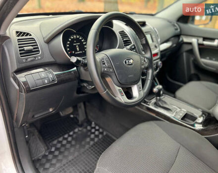 Белый Киа Соренто, объемом двигателя 2.2 л и пробегом 132 тыс. км за 17800 $, фото 31 на Automoto.ua