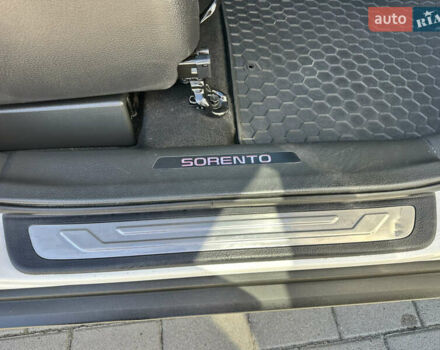 Білий Кіа Соренто, об'ємом двигуна 2.2 л та пробігом 184 тис. км за 16999 $, фото 42 на Automoto.ua