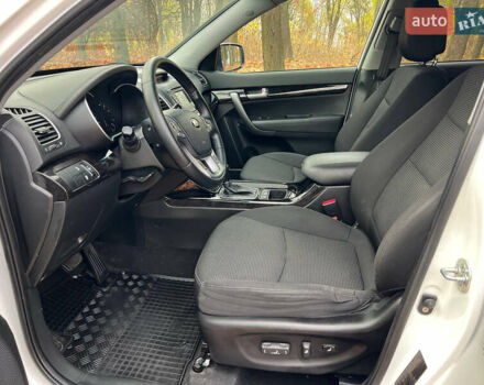 Белый Киа Соренто, объемом двигателя 2.2 л и пробегом 132 тыс. км за 17800 $, фото 32 на Automoto.ua