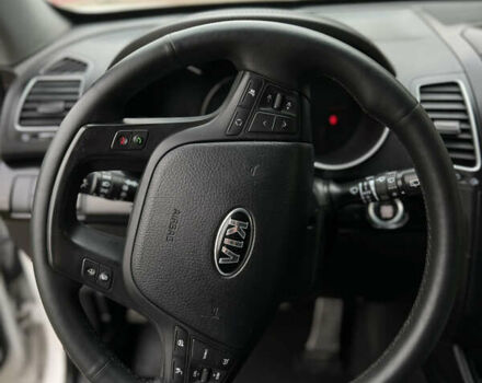 Белый Киа Соренто, объемом двигателя 2.2 л и пробегом 190 тыс. км за 16900 $, фото 19 на Automoto.ua