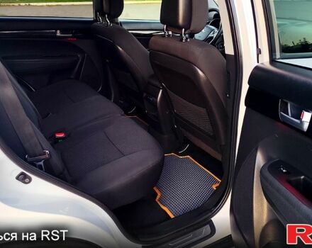 Белый Киа Соренто, объемом двигателя 2.2 л и пробегом 227 тыс. км за 15900 $, фото 7 на Automoto.ua