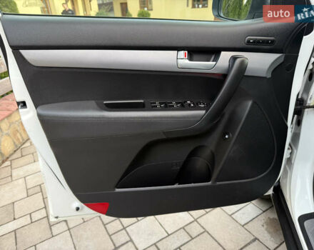 Кіа Соренто 2014 у Івано-Франківську на Automoto.ua Білий Кіа Соренто, об'ємом двигуна 2.2 л та пробігом 228 тис. км за 17950 $, фото 25 на Automoto.ua