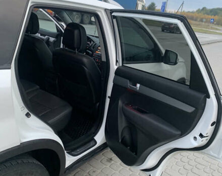 Белый Киа Соренто, объемом двигателя 2.2 л и пробегом 207 тыс. км за 17700 $, фото 21 на Automoto.ua