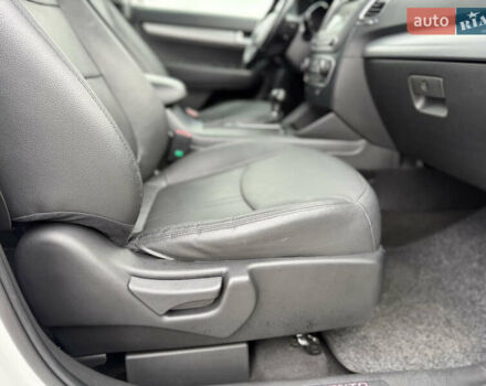 Кіа Соренто 2014 у Луцьку на Automoto.ua Білий Кіа Соренто, об'ємом двигуна 2.2 л та пробігом 158 тис. км за 18300 $, фото 78 на Automoto.ua