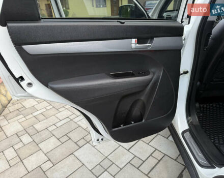 Кіа Соренто 2014 у Івано-Франківську на Automoto.ua Білий Кіа Соренто, об'ємом двигуна 2.2 л та пробігом 228 тис. км за 17950 $, фото 28 на Automoto.ua