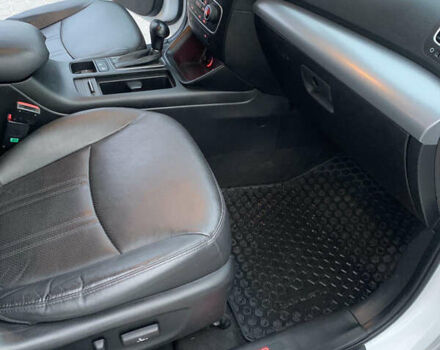 Белый Киа Соренто, объемом двигателя 2.2 л и пробегом 207 тыс. км за 16900 $, фото 20 на Automoto.ua