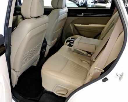 Белый Киа Соренто, объемом двигателя 3.3 л и пробегом 81 тыс. км за 12900 $, фото 7 на Automoto.ua