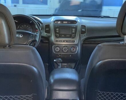 Белый Киа Соренто, объемом двигателя 2.4 л и пробегом 220 тыс. км за 13900 $, фото 6 на Automoto.ua