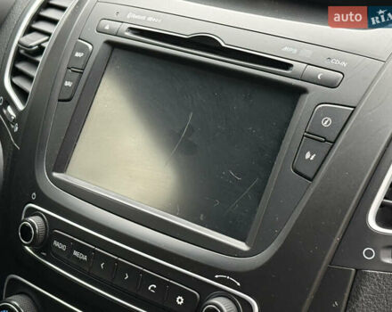 Білий Кіа Соренто, об'ємом двигуна 2.2 л та пробігом 175 тис. км за 17750 $, фото 56 на Automoto.ua