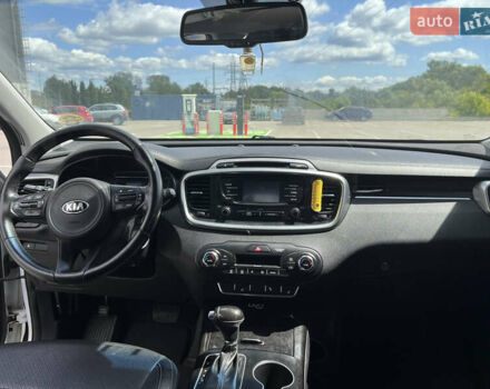 Білий Кіа Соренто, об'ємом двигуна 3.34 л та пробігом 135 тис. км за 14900 $, фото 6 на Automoto.ua