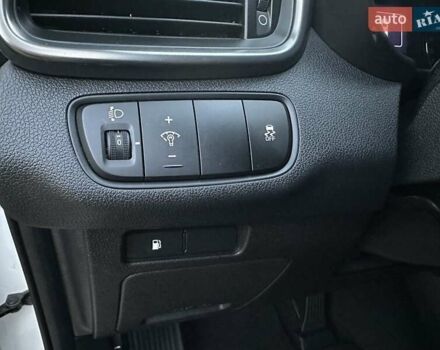 Белый Киа Соренто, объемом двигателя 2.2 л и пробегом 225 тыс. км за 19191 $, фото 103 на Automoto.ua