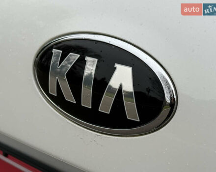 Білий Кіа Соренто, об'ємом двигуна 2.2 л та пробігом 175 тис. км за 16999 $, фото 30 на Automoto.ua