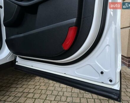 Белый Киа Соренто, объемом двигателя 2.2 л и пробегом 225 тыс. км за 19191 $, фото 161 на Automoto.ua