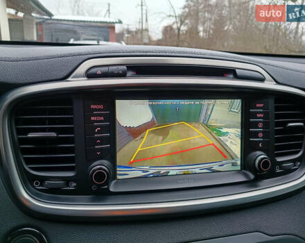 Білий Кіа Соренто, об'ємом двигуна 0 л та пробігом 220 тис. км за 19499 $, фото 25 на Automoto.ua