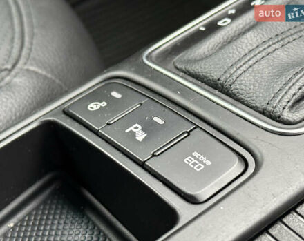 Білий Кіа Соренто, об'ємом двигуна 2.2 л та пробігом 175 тис. км за 17750 $, фото 60 на Automoto.ua