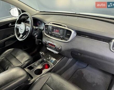 Білий Кіа Соренто, об'ємом двигуна 2 л та пробігом 239 тис. км за 12500 $, фото 30 на Automoto.ua