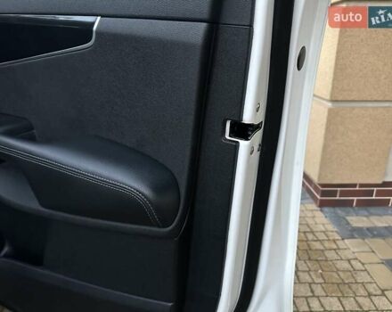 Белый Киа Соренто, объемом двигателя 2.2 л и пробегом 225 тыс. км за 19191 $, фото 160 на Automoto.ua