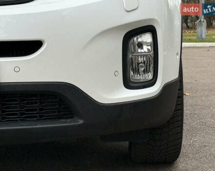 Білий Кіа Соренто, об'ємом двигуна 2.2 л та пробігом 175 тис. км за 17750 $, фото 19 на Automoto.ua