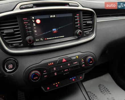 Білий Кіа Соренто, об'ємом двигуна 2.2 л та пробігом 135 тис. км за 24000 $, фото 56 на Automoto.ua