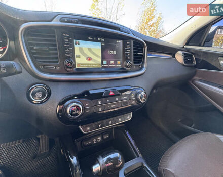 Белый Киа Соренто, объемом двигателя 2.2 л и пробегом 122 тыс. км за 21900 $, фото 7 на Automoto.ua