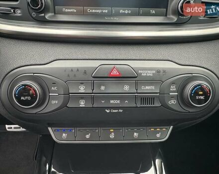 Кіа Соренто 2015 у Луцьку на Automoto.ua Білий Кіа Соренто, об'ємом двигуна 2.2 л та пробігом 150 тис. км за 23500 $, фото 31 на Automoto.ua