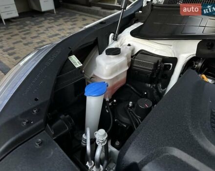 Белый Киа Соренто, объемом двигателя 2.2 л и пробегом 225 тыс. км за 19191 $, фото 176 на Automoto.ua