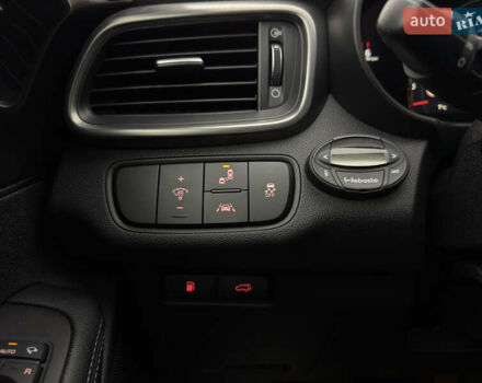 Білий Кіа Соренто, об'ємом двигуна 2.2 л та пробігом 135 тис. км за 24000 $, фото 62 на Automoto.ua