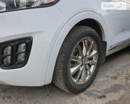 Белый Киа Соренто, объемом двигателя 3.34 л и пробегом 170 тыс. км за 15900 $, фото 2 на Automoto.ua