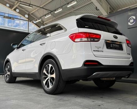 Белый Киа Соренто, объемом двигателя 2 л и пробегом 239 тыс. км за 12000 $, фото 5 на Automoto.ua