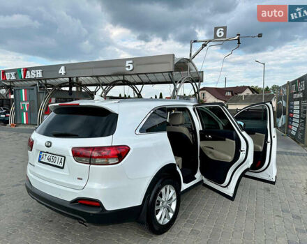 Белый Киа Соренто, объемом двигателя 2.4 л и пробегом 168 тыс. км за 12700 $, фото 26 на Automoto.ua