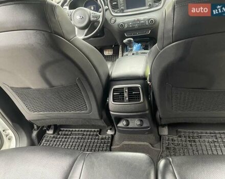 Белый Киа Соренто, объемом двигателя 2.2 л и пробегом 89 тыс. км за 22000 $, фото 12 на Automoto.ua