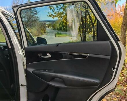 Киа Соренто 2015 в Могилев-Подольском на Automoto.ua Белый Киа Соренто, объемом двигателя 2.2 л и пробегом 214 тыс. км за 19300 $, фото 39 на Automoto.ua