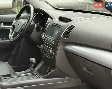 Білий Кіа Соренто, об'ємом двигуна 2.2 л та пробігом 175 тис. км за 16999 $, фото 54 на Automoto.ua