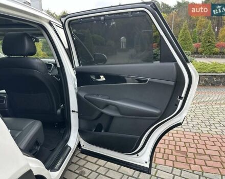 Кіа Соренто 2015 у Луцьку на Automoto.ua Білий Кіа Соренто, об'ємом двигуна 2.2 л та пробігом 150 тис. км за 23500 $, фото 84 на Automoto.ua