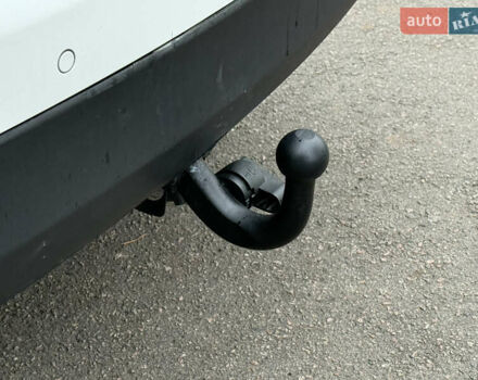 Білий Кіа Соренто, об'ємом двигуна 2.2 л та пробігом 175 тис. км за 17750 $, фото 27 на Automoto.ua