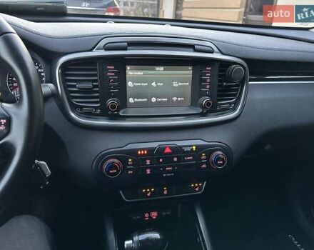 Белый Киа Соренто, объемом двигателя 2.2 л и пробегом 225 тыс. км за 19191 $, фото 120 на Automoto.ua