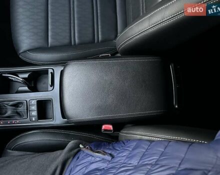 Белый Киа Соренто, объемом двигателя 2.2 л и пробегом 225 тыс. км за 19191 $, фото 122 на Automoto.ua