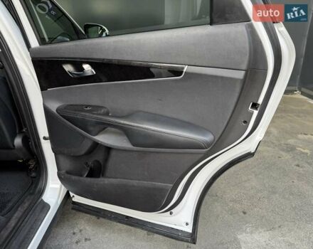 Білий Кіа Соренто, об'ємом двигуна 2 л та пробігом 239 тис. км за 12500 $, фото 32 на Automoto.ua