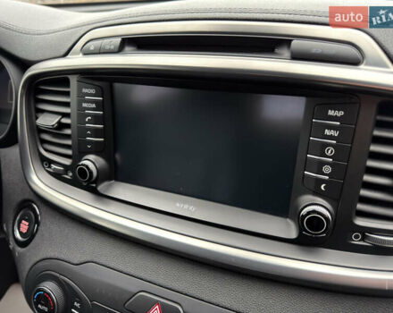 Білий Кіа Соренто, об'ємом двигуна 2.2 л та пробігом 135 тис. км за 24000 $, фото 42 на Automoto.ua