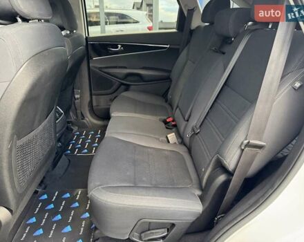 Киа Соренто 2015 в Ровно на Automoto.ua Белый Киа Соренто, объемом двигателя 2.36 л и пробегом 184 тыс. км за 13500 $, фото 24 на Automoto.ua