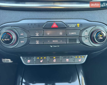 Белый Киа Соренто, объемом двигателя 2.2 л и пробегом 198 тыс. км за 21999 $, фото 45 на Automoto.ua