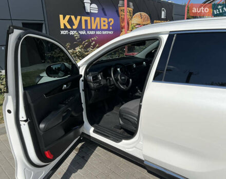 Білий Кіа Соренто, об'ємом двигуна 2.2 л та пробігом 170 тис. км за 20600 $, фото 5 на Automoto.ua