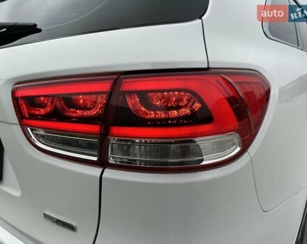 Белый Киа Соренто, объемом двигателя 2 л и пробегом 220 тыс. км за 18700 $, фото 9 на Automoto.ua