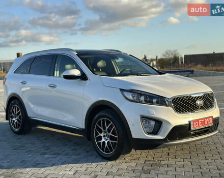 Белый Киа Соренто, объемом двигателя 2.2 л и пробегом 198 тыс. км за 21999 $, фото 2 на Automoto.ua
