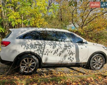 Киа Соренто 2015 в Могилев-Подольском на Automoto.ua Белый Киа Соренто, объемом двигателя 2.2 л и пробегом 214 тыс. км за 19300 $, фото 6 на Automoto.ua