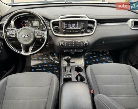 Киа Соренто 2015 в Ровно на Automoto.ua Белый Киа Соренто, объемом двигателя 2.36 л и пробегом 184 тыс. км за 13500 $, фото 3 на Automoto.ua