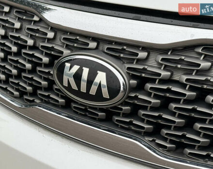Білий Кіа Соренто, об'ємом двигуна 2.2 л та пробігом 175 тис. км за 17750 $, фото 20 на Automoto.ua