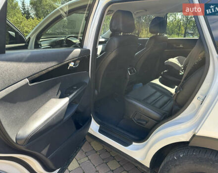 Білий Кіа Соренто, об'ємом двигуна 2 л та пробігом 119 тис. км за 16700 $, фото 18 на Automoto.ua
